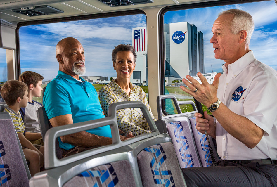  people in nasa bus