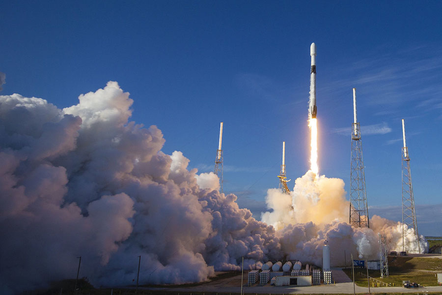 rocket-launch-spacex-falcon-9-starlink-12-9